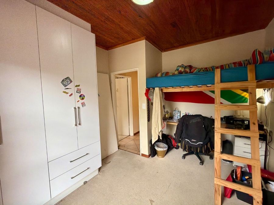 4 Bedroom Property for Sale in Loerie Park Western Cape